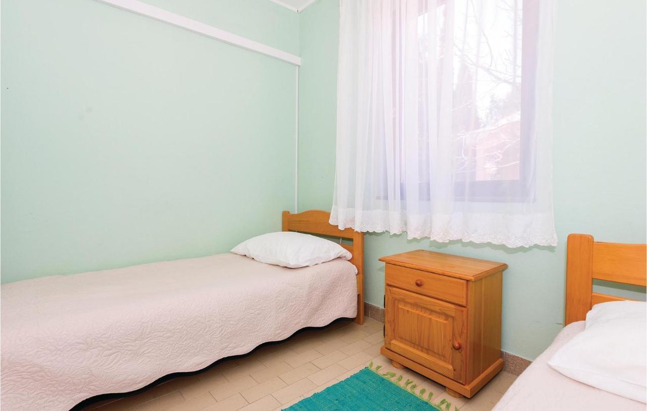 Beautiful Apartment In Rogoznica With Wifi Exteriör bild